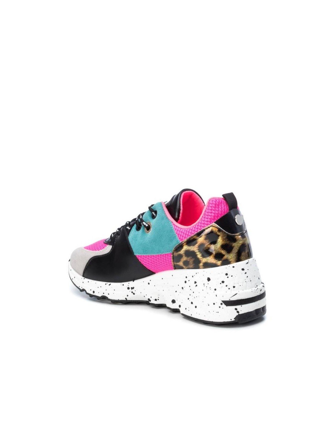 Tenis para mujer marca Xti, Color Fucsia.